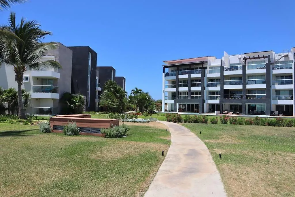 Seaside Sanctuary With Private Beach & Pool Playa del Carmen